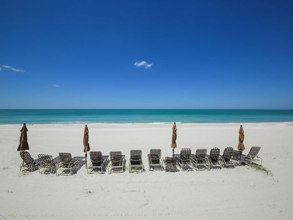 Two Bedroom Vacation Condo in Longboat Key Walk To Beach