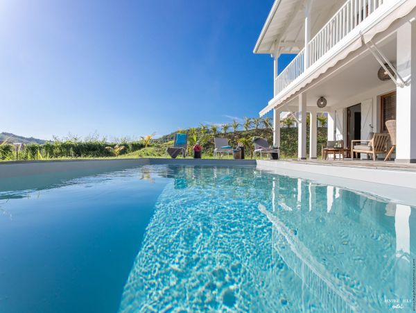 Martinique Home 980538
