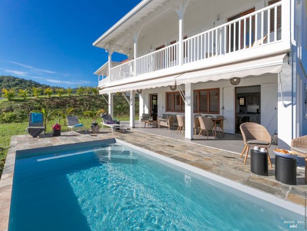 Martinique Home 980538