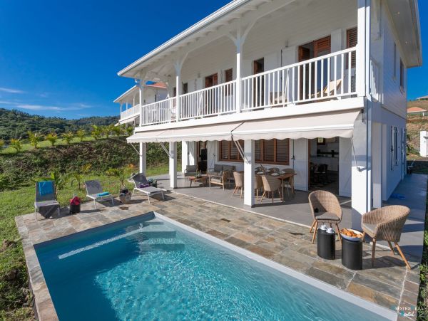 Martinique Home 980538