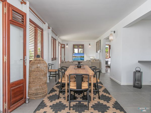 Martinique Home 980538