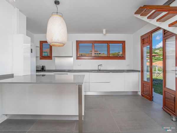 Martinique Home 980538