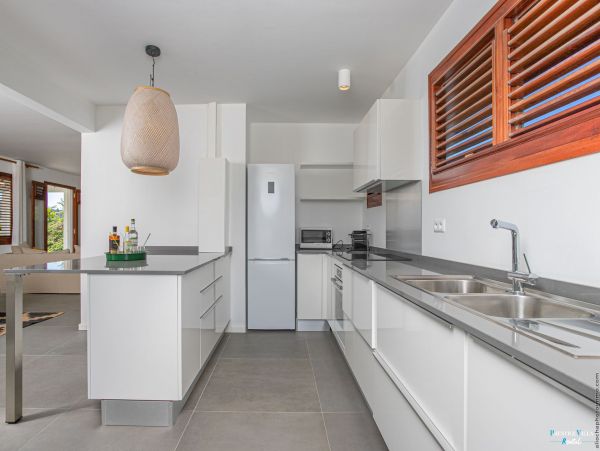 Martinique Home 980538