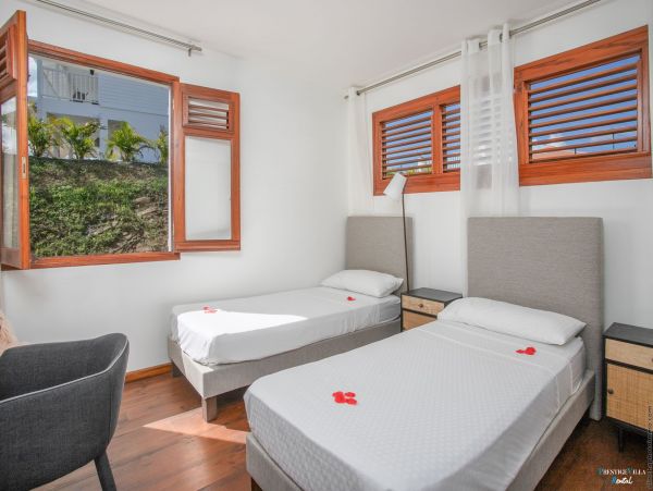 Martinique Home 980538