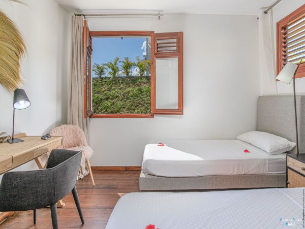 Martinique Home 980538