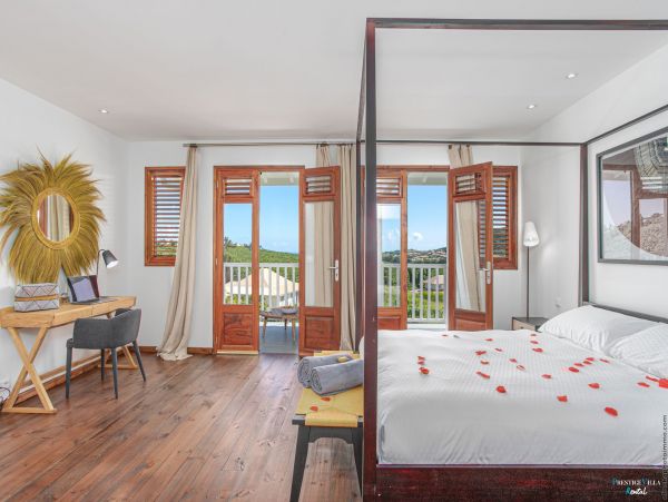 Martinique Home 980538