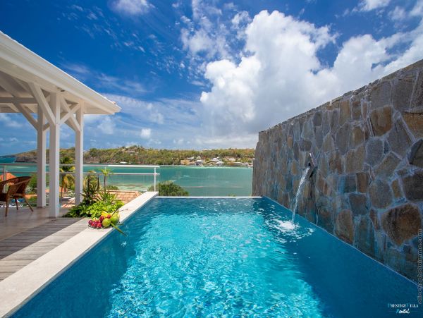 Martinique Home 980539