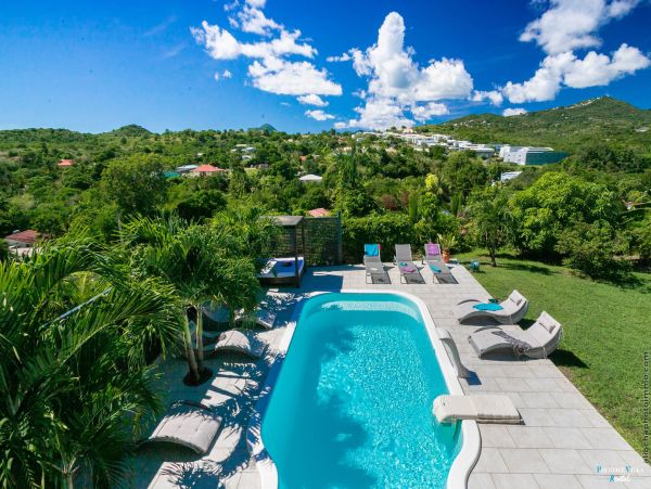 Martinique Home 980540