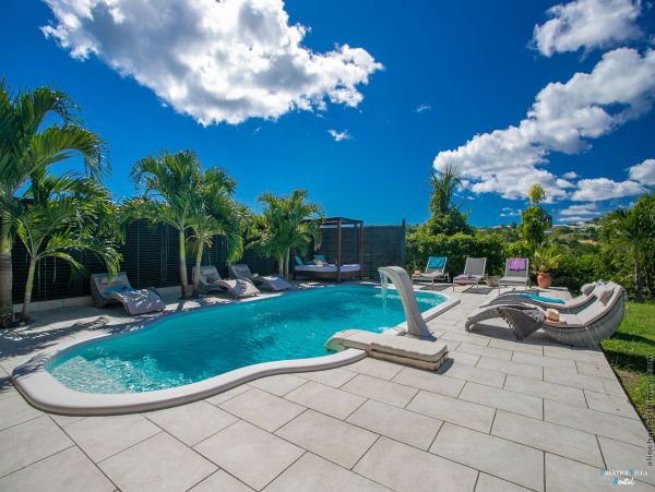 Martinique Home 980540