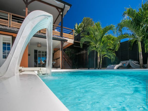 Martinique Home 980540