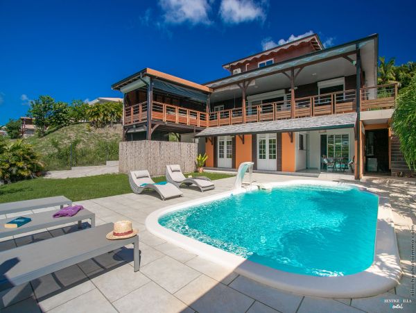 Martinique Home 980540