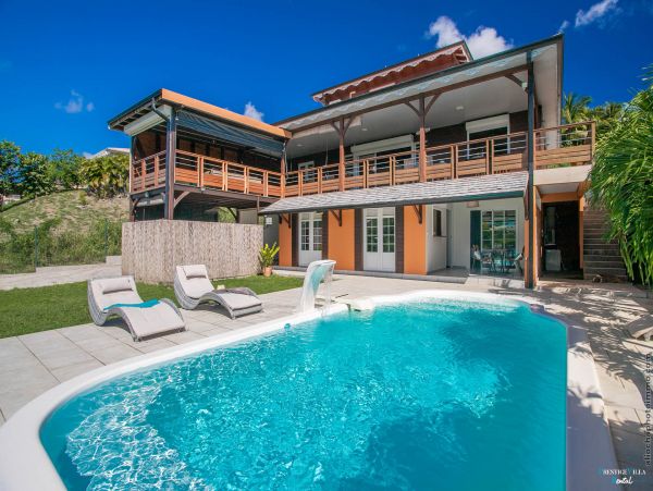 Martinique Home 980540