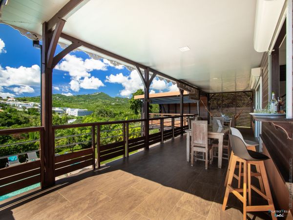 Martinique Home 980540