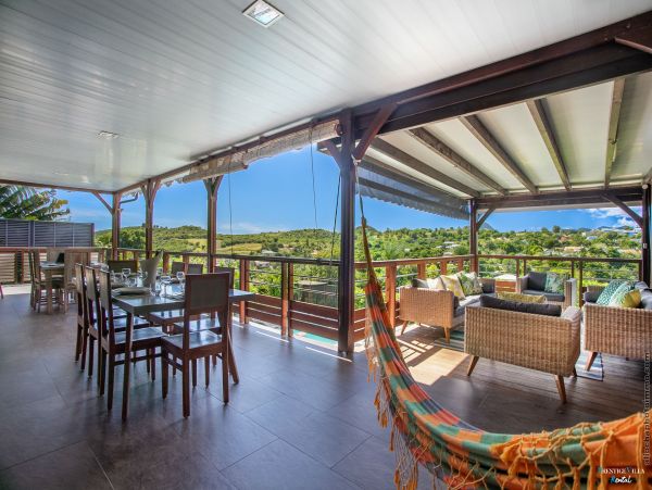 Martinique Home 980540