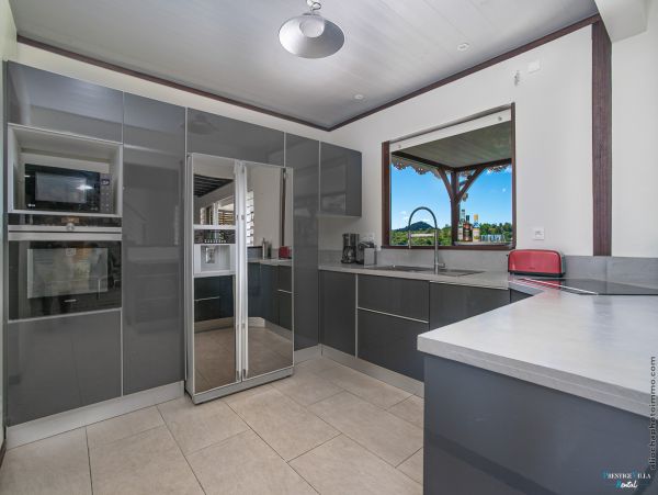 Martinique Home 980540