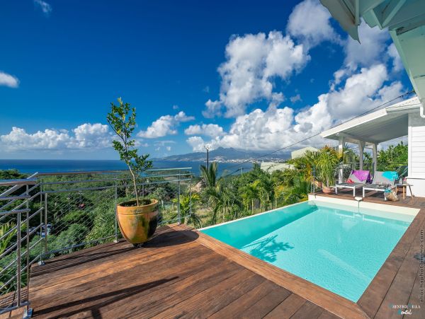 Martinique Home 980541