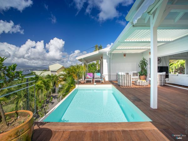 Martinique Home 980541