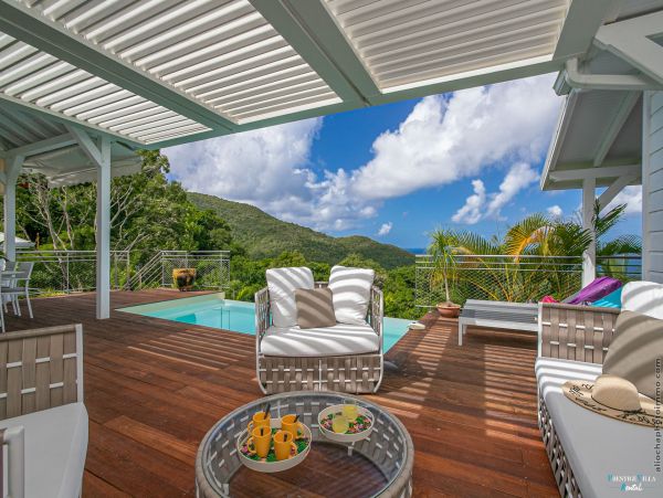 Martinique Home 980541