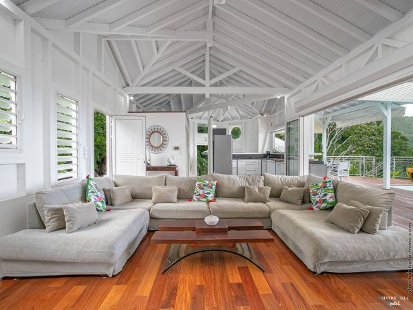 Martinique Home 980541