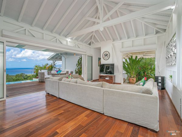 Martinique Home 980541