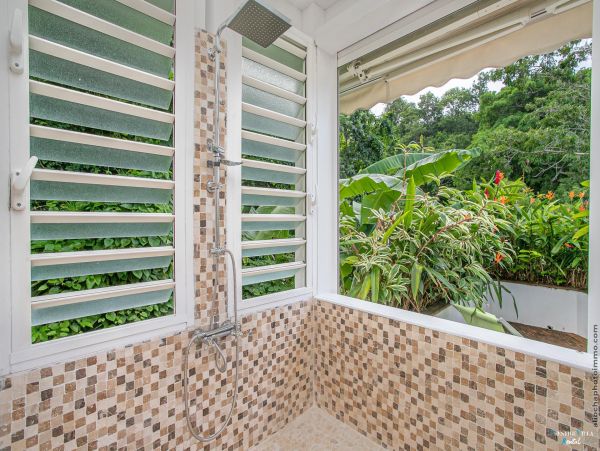 Martinique Home 980541