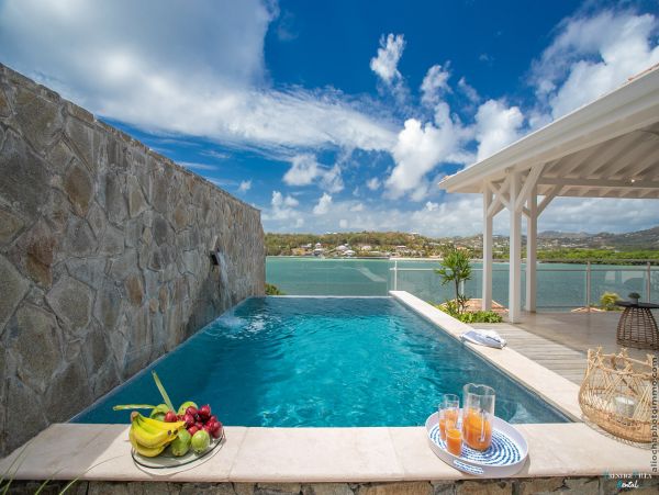 Martinique Home 980542