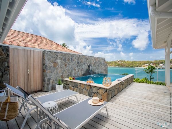 Martinique Home 980542