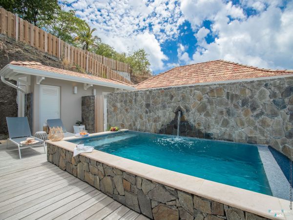 Martinique Home 980542
