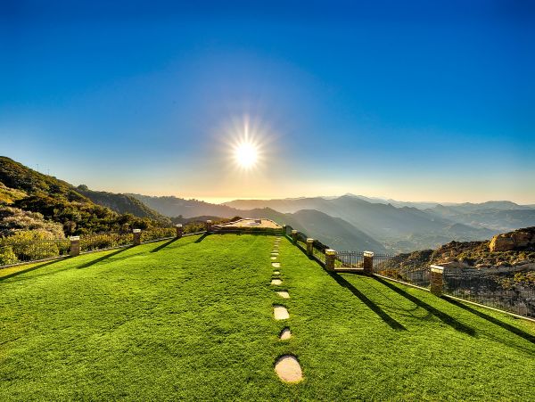 Malibu 6 Bedroom Luxury Pool Home & Beautiful Mountain View