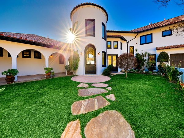 Malibu 6 Bedroom Luxury Pool Home & Beautiful Mountain View
