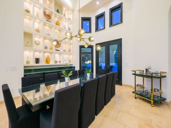 Malibu 6 Bedroom Luxury Pool Home & Beautiful Mountain View