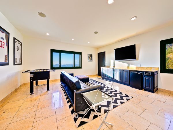 Malibu 6 Bedroom Luxury Pool Home & Beautiful Mountain View