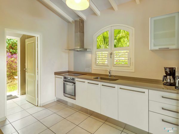 Martinique Home 980546