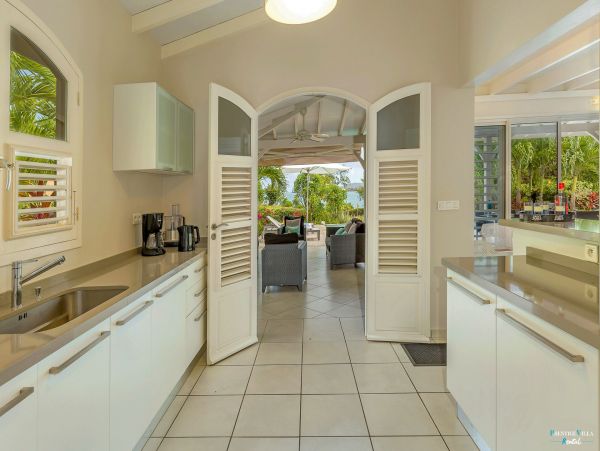 Martinique Home 980546