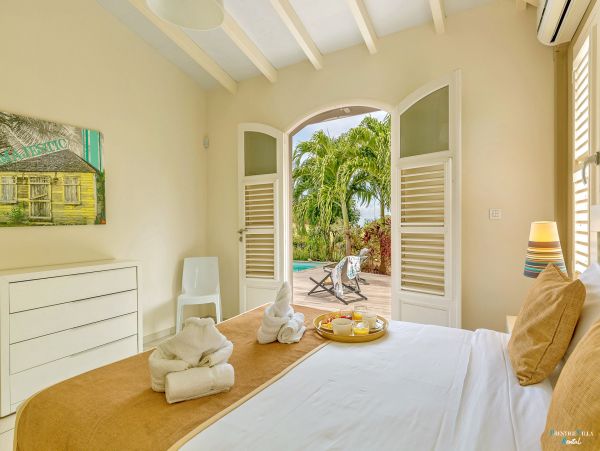 Martinique Home 980546
