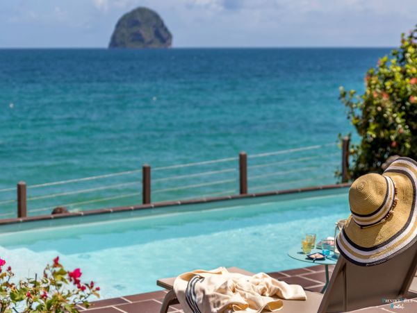 Martinique Home 980547