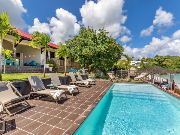 Martinique Home 980547