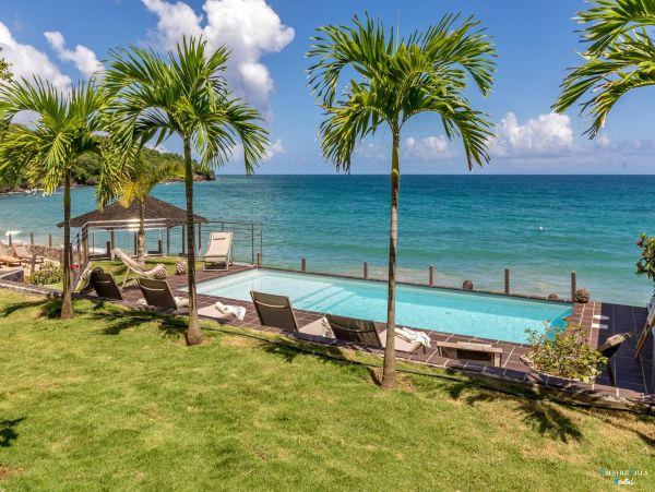 Martinique Home 980547