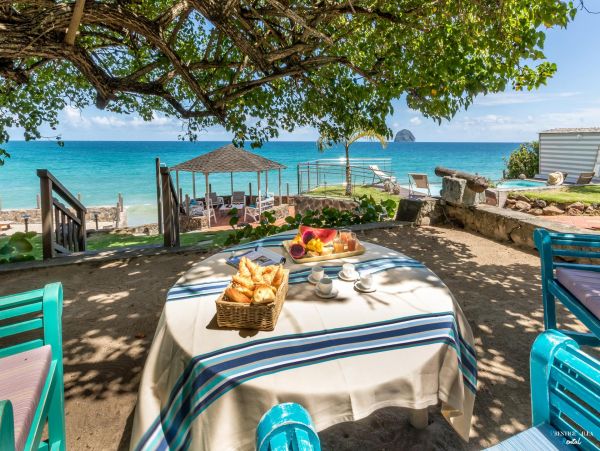Martinique Home 980547