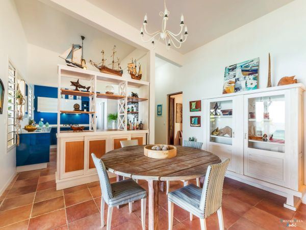 Martinique Home 980547