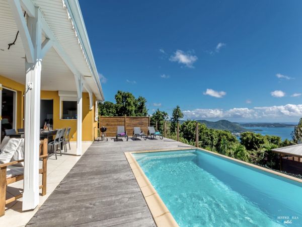 Martinique Home 980549