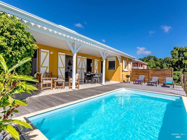 Martinique Home 980549