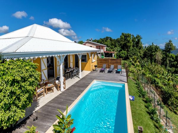 Martinique Home 980549