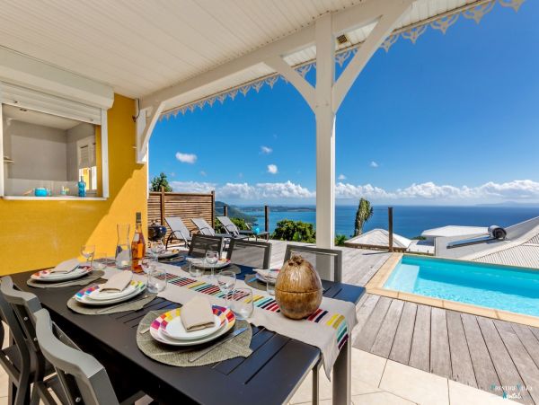 Martinique Home 980549
