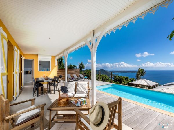 Martinique Home 980549