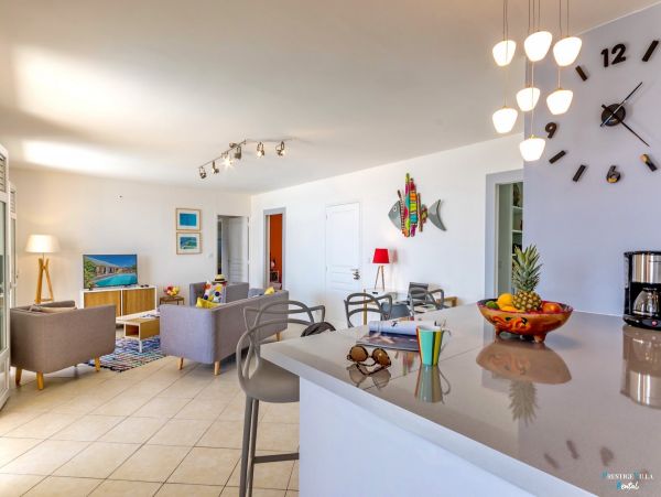Martinique Home 980549