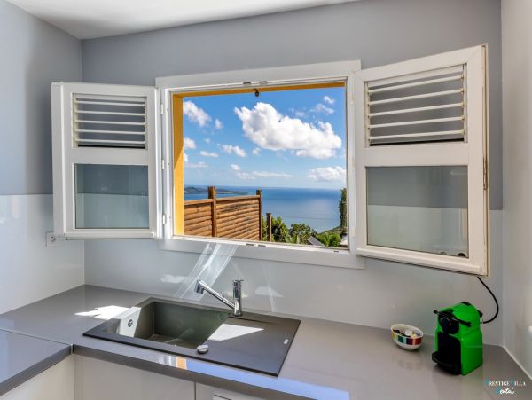 Martinique Home 980549