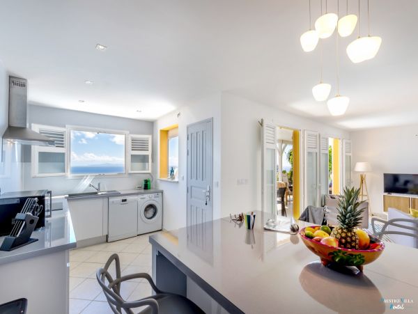 Martinique Home 980549