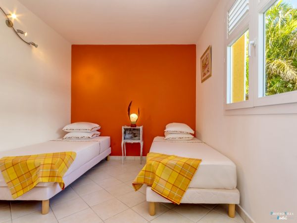 Martinique Home 980549