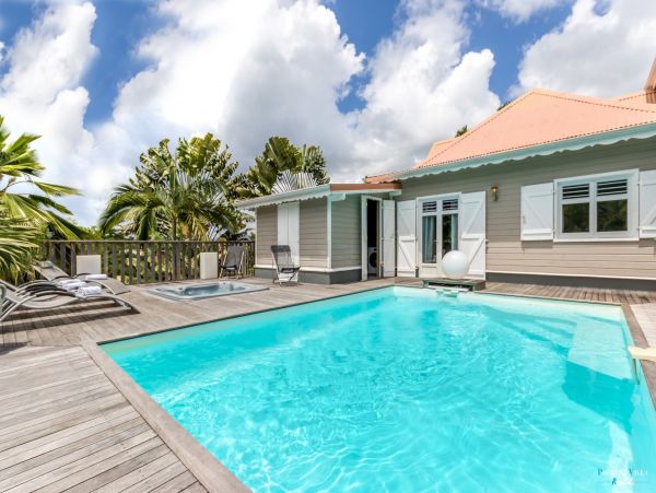 Martinique Home 980551